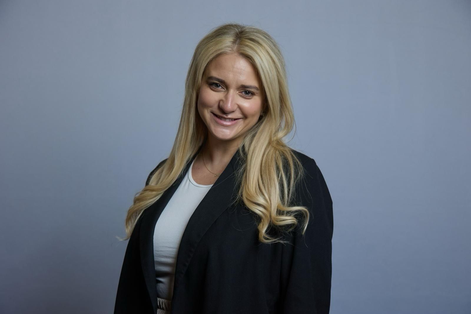 Carrie_Headshot